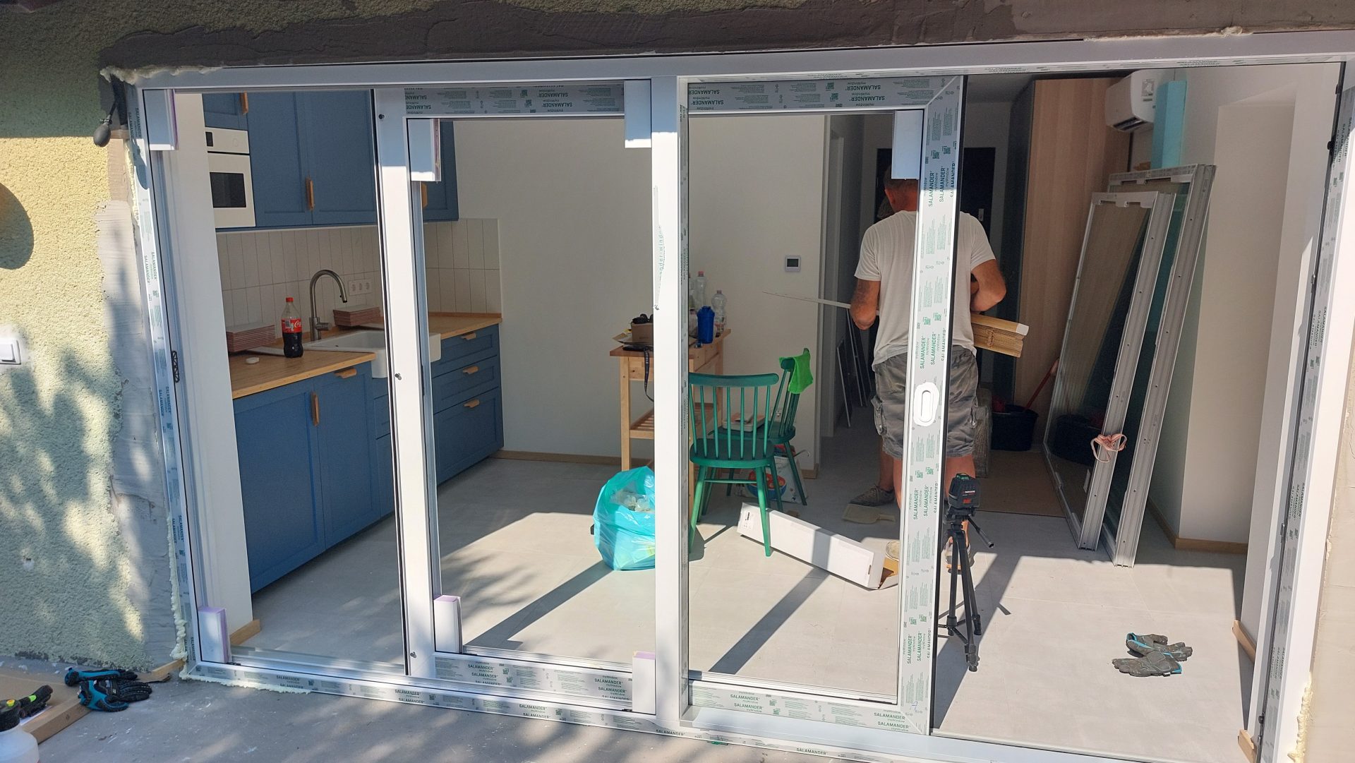 Hevestherm GreenSlide tolóajtó beépítése balatoni nyaraló felújításakor